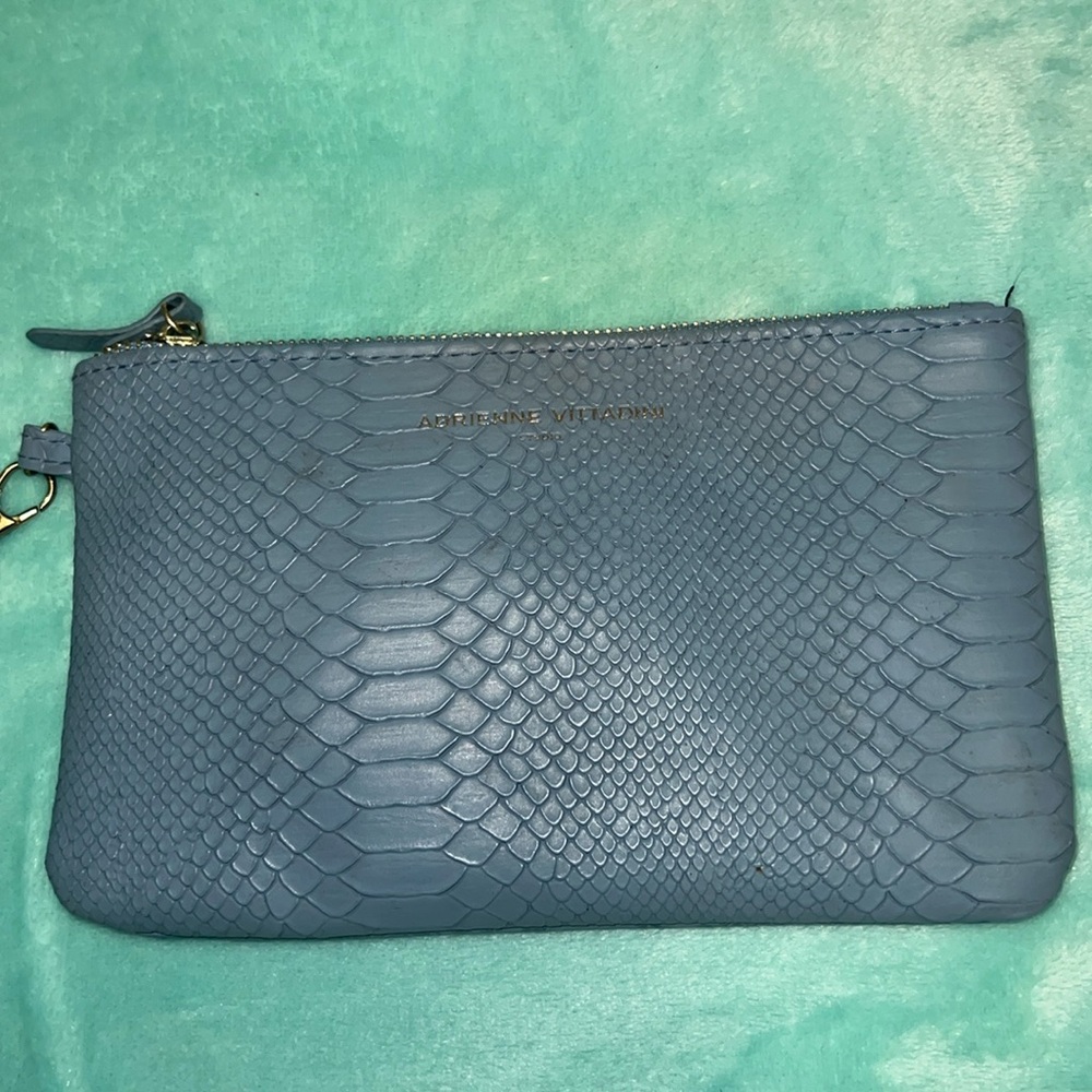 Purse with built in phone charger!